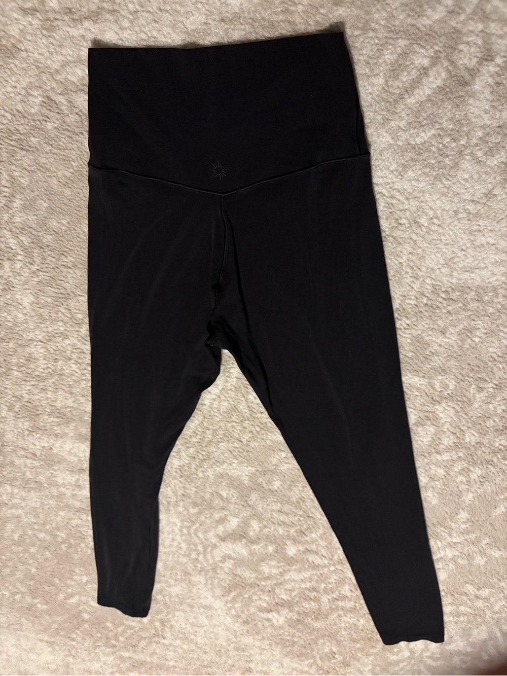 Aerie OFFLINE Black Leggings - High-Waisted Cross Over V-Front in Size Medium - Picture 9 of 10